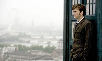 10th Doctor David Tennant, sad, grey, Doctor Who (2005), David Tennant, Tardis, TV Show HD wallpaper