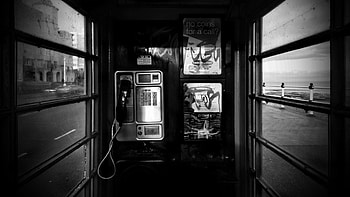 booth, black white, city HD wallpaper