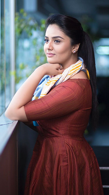 Sreemukhi, telugu actress, model HD phone wallpaper