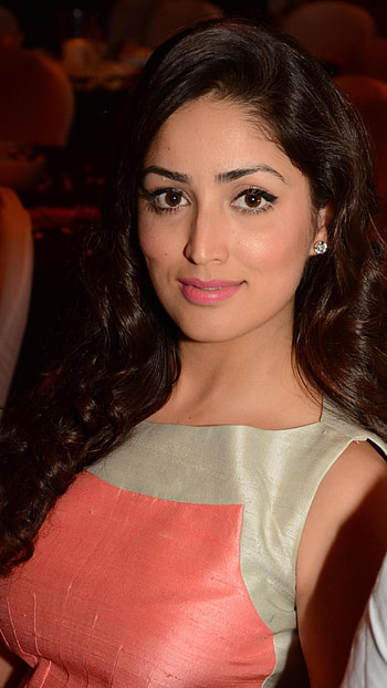 Yami Gautam, Bollywood, Yami Gautam Bollywood Heroine HD phone wallpaper