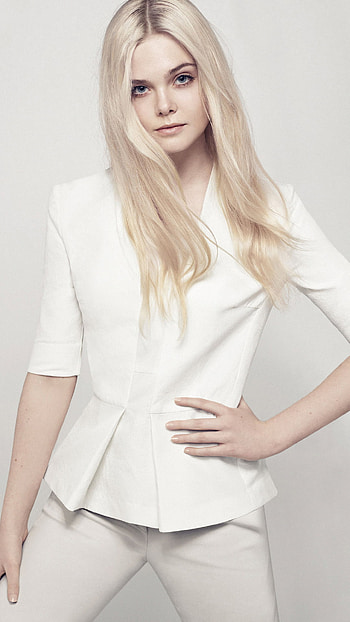 Elle Fanning HD phone wallpaper