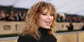Natasha Lyonne, Russian Doll season two, Wordle obsession, Interviews HD wallpaper