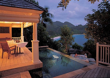 Jacuzzi Beach Villa, island, bath, tropical, beach, islands, ocean, sunset, hot tub, sea, luxury, exotic, paradise, jacuzzi, villa, view, spa, pool, evening HD wallpaper
