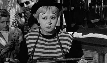 La Strada, Belcourt Theatre, Fellini's masterpiece, Emotional journey HD wallpaper