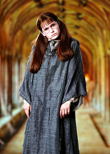Moaning Myrtle portrait, Ghostly presence, Hogwarts bathroom, Eerie atmosphere HD phone wallpaper