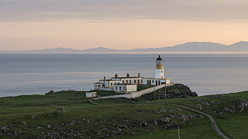 Neist Point Lighthouse, Skye, Scotland, Windows spotlight HD wallpaper