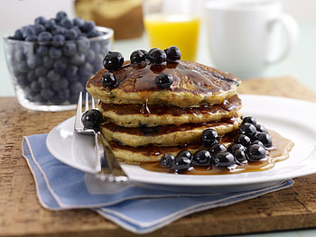 Artistic pancake, Captivating graphy, Delicious syrup HD wallpaper