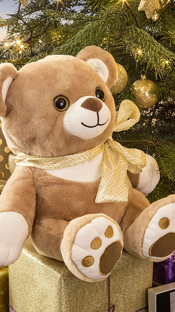 Teddy Bear Wale, Christmas Tree, Background HD phone wallpaper