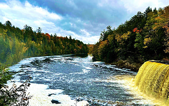 Upper Tahquamenon falls, Michigan, river, clouds, trees, landscape, sky, forest, usa, stones HD wallpaper