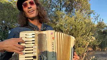 Gypsy world accordion, World accordion school, Assi rose productions, Rose productions HD wallpaper