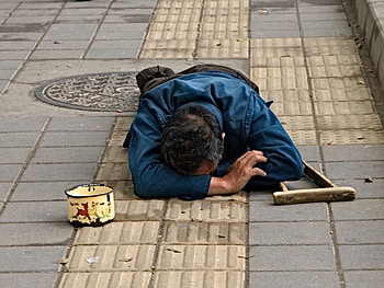 REALL LIFE - HE NEED YOUR HELP, help, poor, hungry, need, sick HD wallpaper