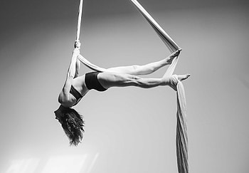 Aerialist , Aerial arts, Aerial performances, Aerial inspiration HD wallpaper