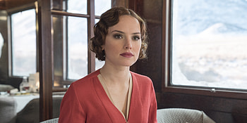 Daisy Ridley, dining table, actress HD wallpaper