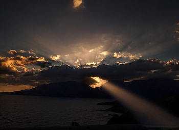 Shaft of light, clouds, sky, lake, sunset HD wallpaper