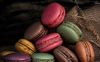 Macaroon cookies, Sweet and chewy, Crispy meringue shells, Confectionery delight HD wallpaper