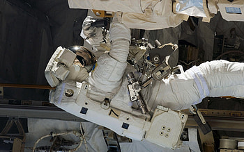 Universe, Ship, Equipment, Cosmonaut, Space Suit, Spacesuit, Housing, Corps, Repairs, Repair HD wallpaper