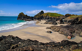 Kynance Cove at low tide, Cornwall UK, sand, rocks, stones, sea, clouds, sky HD wallpaper