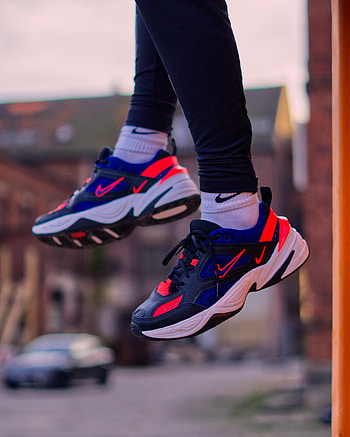 Miscellanea, Miscellaneous, Legs, Sneakers, Lonely, Alone, Socks HD phone wallpaper