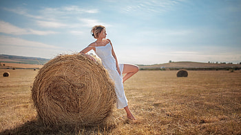 Uptown Hay Field, cowgirls, ranch, dress, hay bales, field HD wallpaper