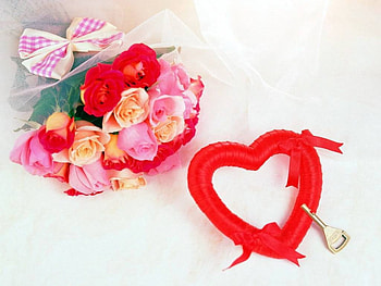 Key 2 Your Heart, gold key, love, rose bouquet, heart, bow HD wallpaper