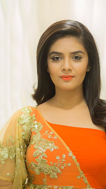 Sreemukhi, telugu actress, model HD phone wallpaper
