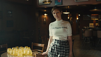 Hollywood Stargirl, Los Angeles Times top, Grace VanderWaal outfit, Fashion highlight HD wallpaper