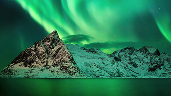Aurora Season Mountains, northern-lights, nature, aurora, sky, mountains HD wallpaper