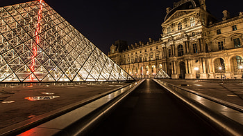 Stunning visuals, Ultra quality, High-definition Louvre, Crystal clear details HD wallpaper