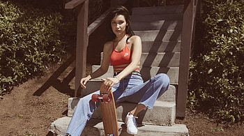 Celebrity, Bella Hadid, skateboard, Nike HD wallpaper