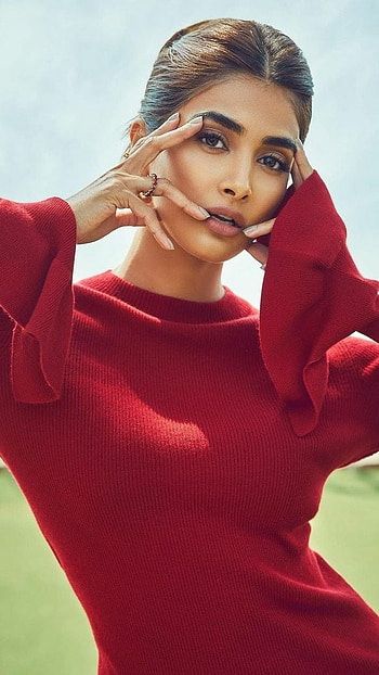 Pooja Hegde, multilingual actress HD phone wallpaper