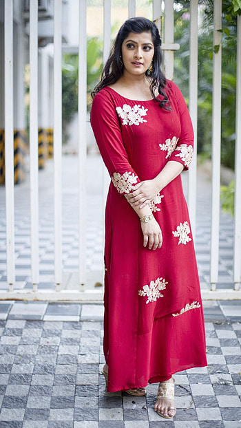 Varalakshmi, tamil actress, beautiful HD phone wallpaper