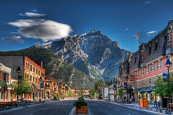 Banff Avenue, Banff National Park HD wallpaper