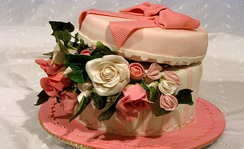 Flowers in a Box Shaped Cake, sweet, white, dessert, delicious, cake, pink, abstract, bakery, flowers HD wallpaper
