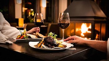 Restaurant specialties, Signature dishes, Chef's creations, Dining experience HD wallpaper