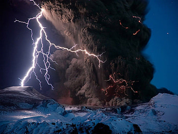 Eruption, landscapes, rays, iceland, volcano HD wallpaper