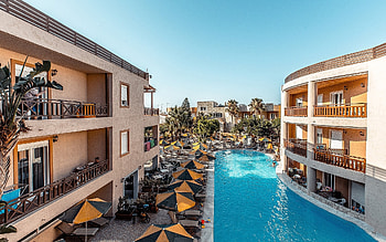 Resort with Pool, pool, houses, resort, vacation HD wallpaper