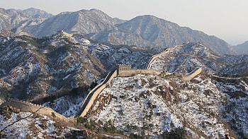 Winter wonderland, Snow-covered mountains, Great Wall in snow, China's scenic beauty HD wallpaper