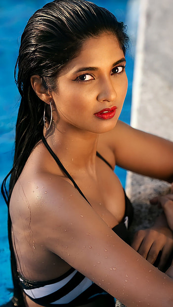 Keerthi Pandian, actress HD phone wallpaper