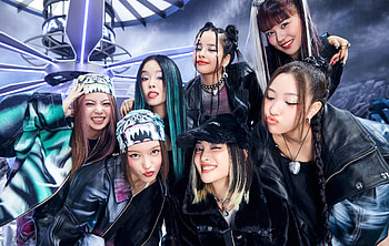 Xtraordinary Girls HD wallpaper