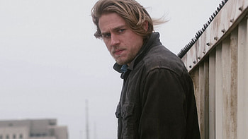 Charlie Hunnam, Computer background, Handsome actor HD wallpaper