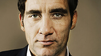 Clive Owen, Intense gaze, Handsome actor, Black and white HD wallpaper