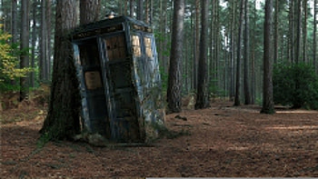 Abandoned TARDIS Doctor Who trees forest booth . HD wallpaper