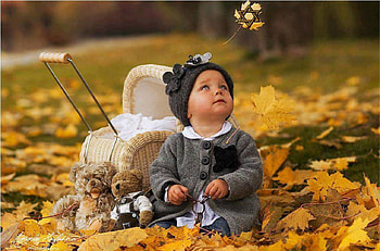 Autumn Chlid, jucarii, toana, frunze, copil HD wallpaper