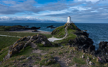 Tr Mawr Lighthouse Wales, wales, tr mar, lighthouse, ocean HD wallpaper