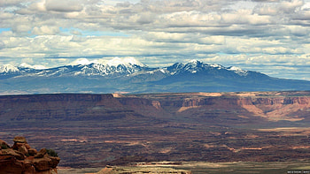 extensive mesa, mesa, cliffs, snow, clouds, mountains HD wallpaper