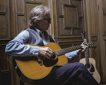 Intimate lockdown session, Unforgettable performance, Balcony concert, Soul-stirring HD wallpaper