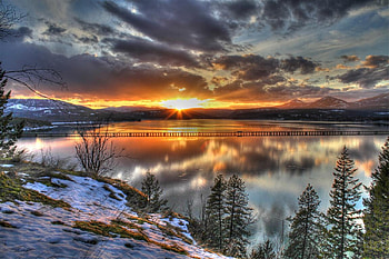 Lake Pend Oreille, Bonner County, Idaho, winter, reflection, snow, clouds, trees, sky, sunset HD wallpaper