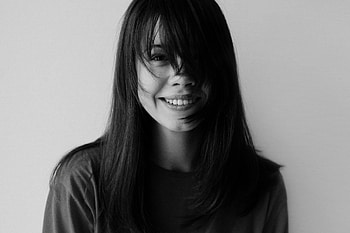 Beautiful, smile, monochrome, girl model HD wallpaper