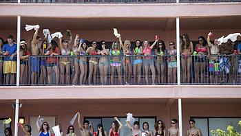 Spring Breakers (2022) movie HD wallpaper
