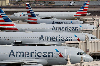 American Airlines, Corona impact, Billion-dollar loss HD wallpaper